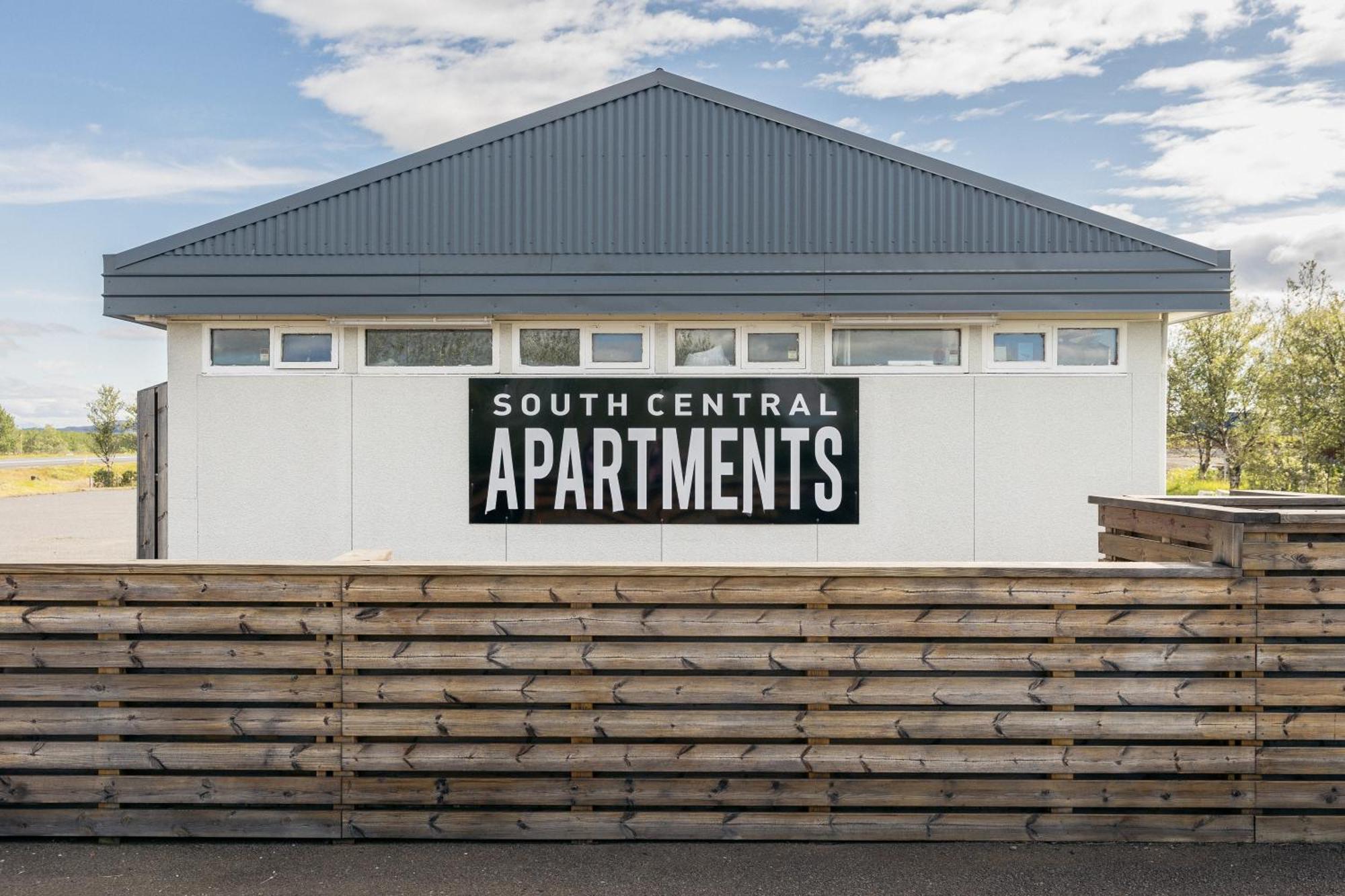 South Central Apartments Brautarholt Bagian luar foto