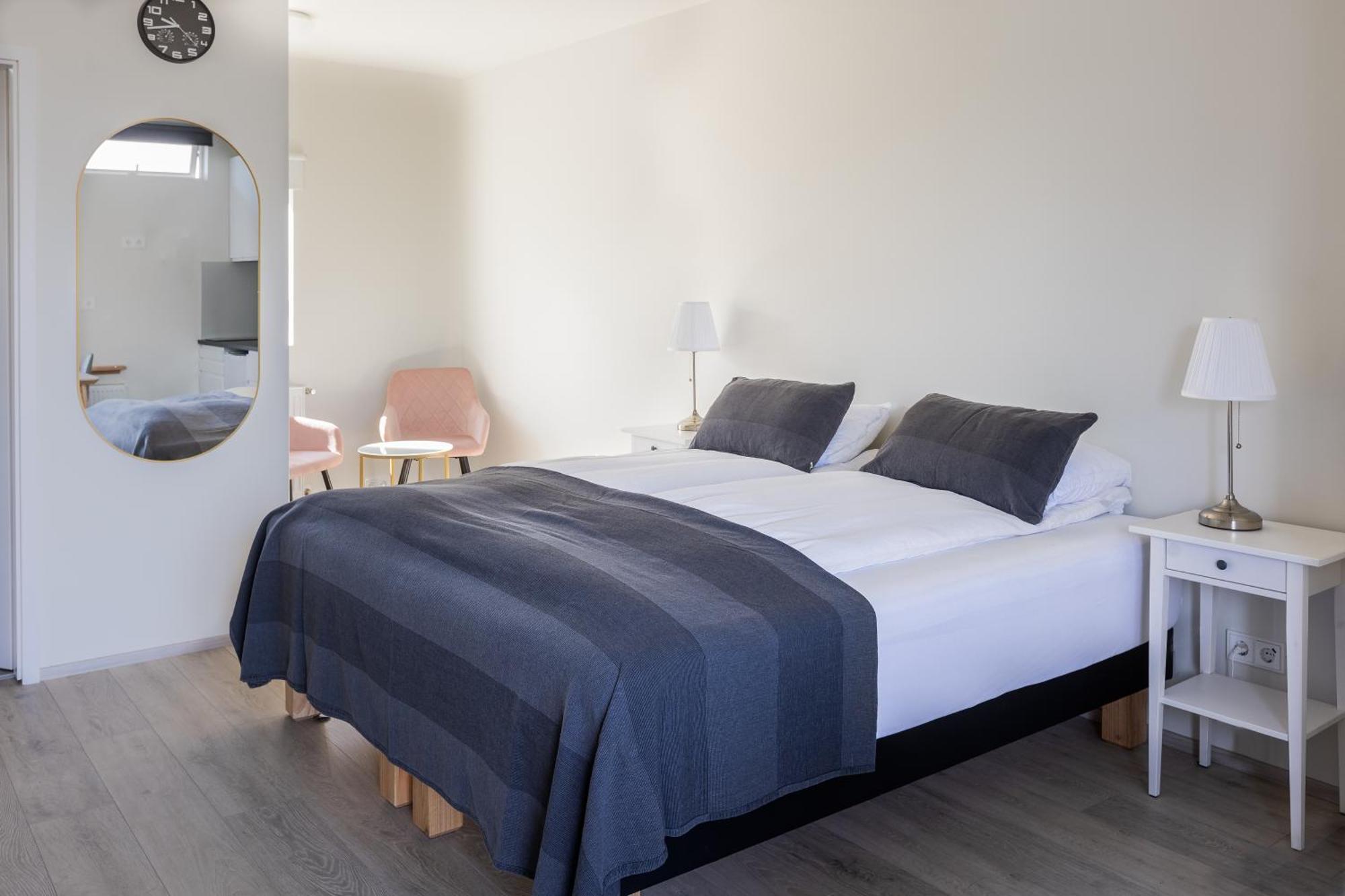 South Central Apartments Brautarholt Bagian luar foto